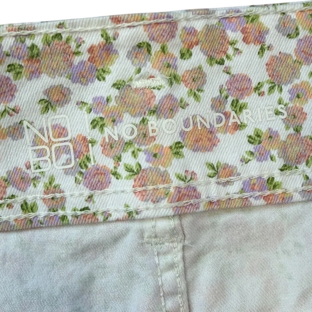 NO BOUNDARIES Women Floral Print High‎ Waist Denim Shorts Size 17